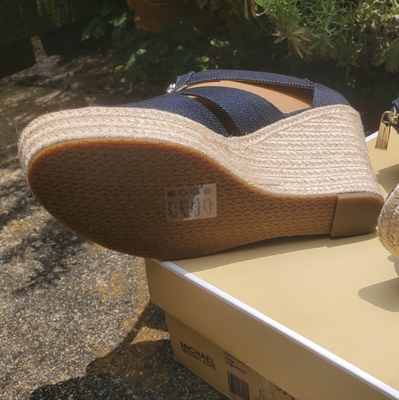NIB Michael Kors Damita Wedge Denim - Picture 3 of 6